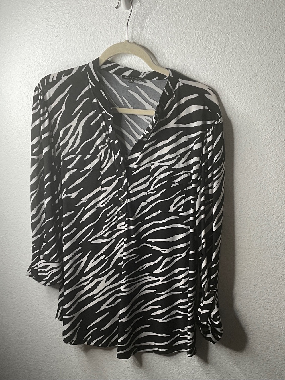 Ava & Grace Black & White Zebra-Print Button-Down Top